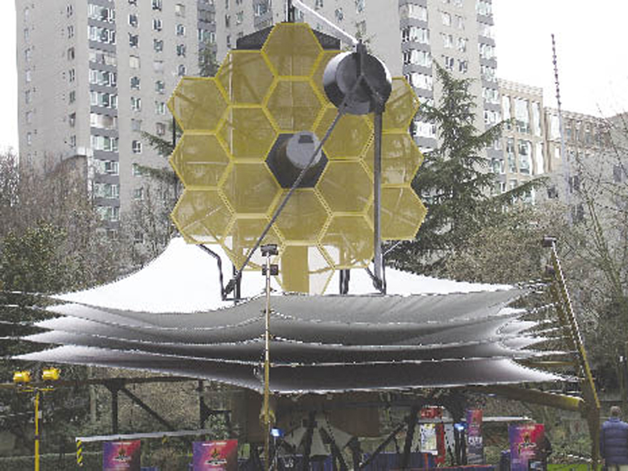 Scale model of James Webb Space Telescope