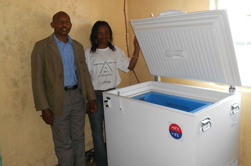 A Sundanzer Refrigeration unit is situated inside a Kenyan clinic.