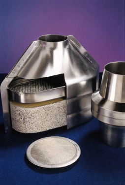 of an automotive catalytic converter for turbine engines