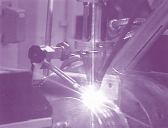 of a laser industrial process and the high-resolution video image of the process on the screen of a LaserStrobe unit