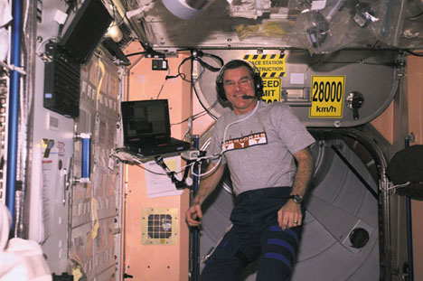Astronaut Jim Voss using the Softphone