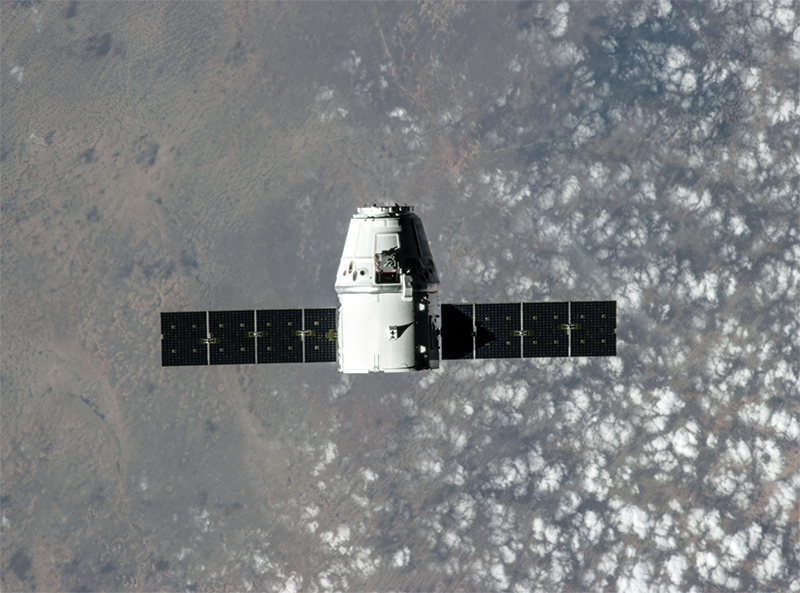 Spacex Dragon spacecraft as seen from ISS