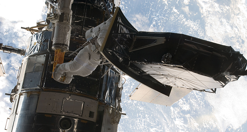 Astronaut maneuvering component for Hubble Space Telescope