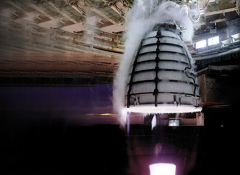 Hot-fire test of RS-25 engine