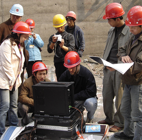 Engineers use Sensor Tran system to collect temperature data for a dam project