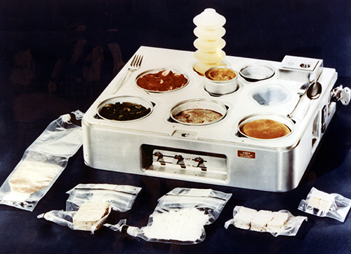 Skylab food heating and serving tray  