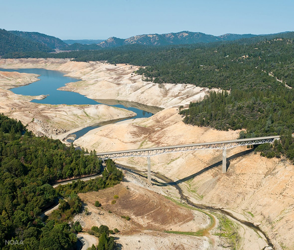 The Oroville Dam lake on the Feather River in the Sierra Nevada foothills