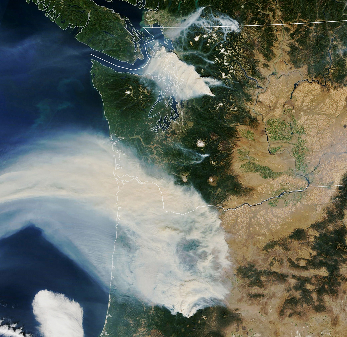 Plumes from two fires in Washington and Oregon in 2022 