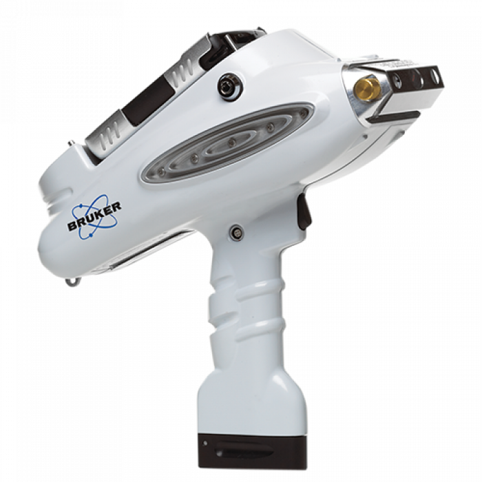 Tracer handheld X-ray fluorescence scanner