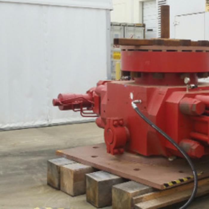 Horizon disaster, This 15,000-pound SureShear system replaces 170,000 pounds of compressed-gas tanks in a traditional system and severs the pipe about three times as fast.