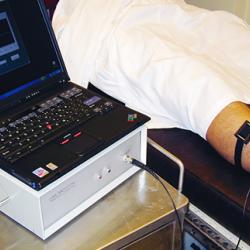 Luna’s current compartment syndrome prototype is now being tested for noninvasive diagnosis. A next-generation design will reduce the size of the unit by a fourth and increase functionality. Here, its is shown taking internal pressure reading. The most common method for performing this test is a painful biopsy. Luna’s compartment syndrome prototype